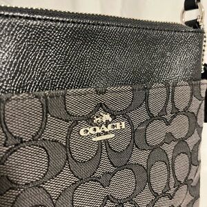 Brand New Coach crossbody Medium size purse in Black
